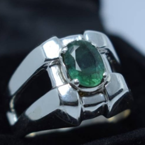 Beautiful Natural Afghanistan Emerald ring Green